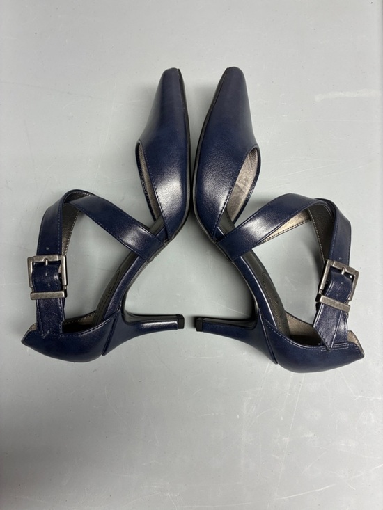 Life Stride Shoes - Life Stride Navy Pointy toe Pumps 6W